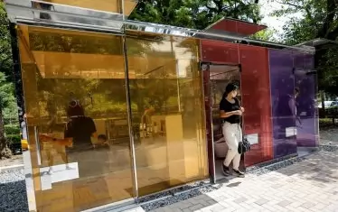 Токио постави прозрачни обществени тоалетни