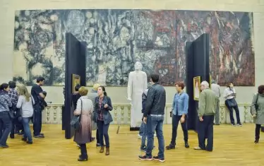 В някои редки дни в "Квадрат 500" посетителите се тълпят като в Лувъра - например в Нощта на музеите. 