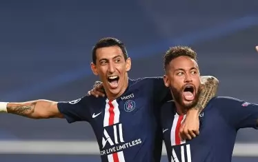 Неймар пръв поздрави и аржентинеца Анхел ди Мария (вляво), който вкара за 2:0.