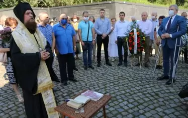 Борисов с намеци за Радев в деня срещу тоталитарните режими