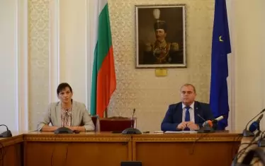  След срещата с Искрен Веселинов от ВМРО ....