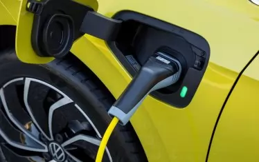  Volkswagen Golf GTE