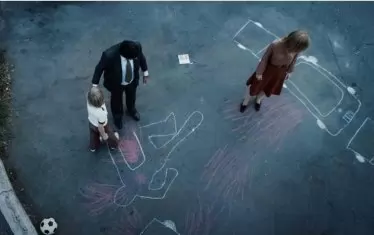  „Padrenostro“ Клаудио Носе е разказ за политическия тероризъм и насилие през очите на дете.