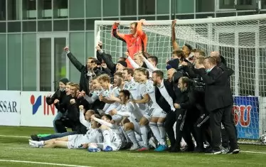  Отборът на Б36 (Торшавн) ликува след успеха над уелския ТНС.