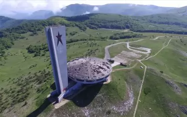  Дом-паметник, чиния, пумпал, нонумент. 