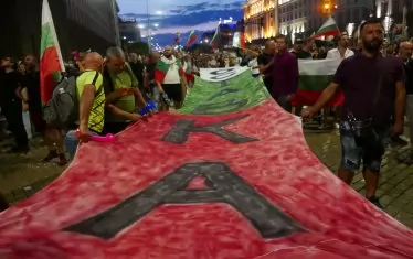 Премиерът слънце пропусна шанса да си тръгне предсрочно - така щеше да запази поне малко достойнство.