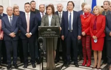 БСП - Перник иска оставка на Нинова, за да не се повтори крахът на СДС