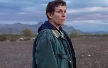  Франсис Макдорманд в "Номадска земя".