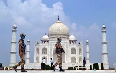 Тадж Махал отвори въпреки бума на заразени в Индия