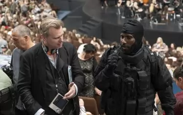  Нолан и неговият Протагонист на снимачната площадка.