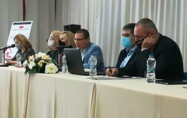  Гешев прати заместничката си Даниела Машева и говорителката си Сийка Милева на общото събрание на Камарата на следавателите (втора и трета от ляво надясно). 