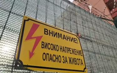 Крадците на ток за биткойни са се вързали през електрически стълб