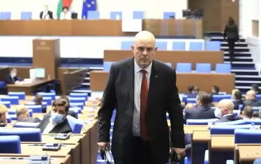 Главният прокурор отказва отчет за полицейското насилие.