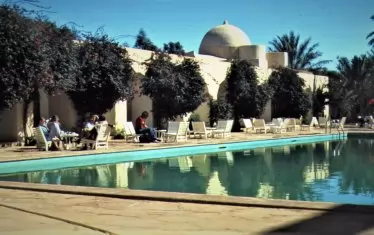  Басейн в пустинята