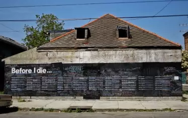 Първата оригинална инсталация та тази тема е в Ню Орлийнс. 