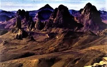  Лунен пейзаж от връх Асекрем