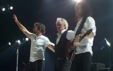  На турне с Пол Роджърс през 2005 г. 