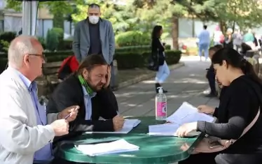 Кметът редовно изслушва лично проблемите на жителите на район "Слатина".