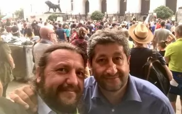 С лидера на "Да, България" Христо Иванов по време на протест.