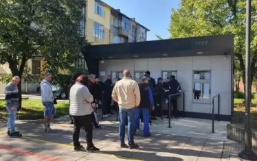 Привържениците на "Лудогорец" се наредиха за билети още от сутринта.