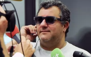 Мино Райола успя да се превърне в суперзвездата сред агентите благодарение на дръзкото си поведение.