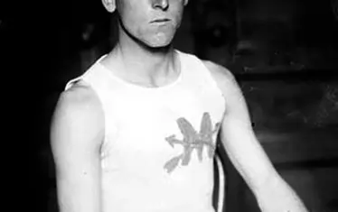 Фред Лорц е дисквалифициран заради измама.