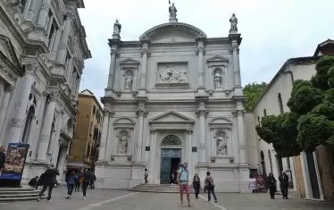 Скуола Гранде ди Сан Роко - тук са някои от най-добрите картини на Тинторето. 