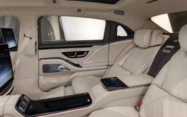  Mercedes-Maybach S-Class - интериор