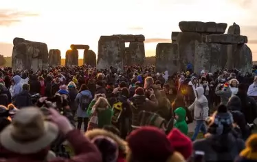 Стоунхендж се посещава от средно 1.6 милиона души годишно, когато няма коронавирус.