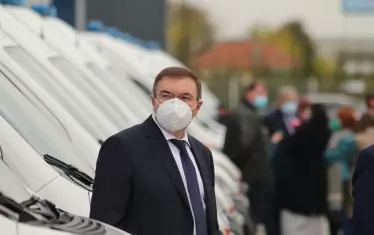 "Цялата система работи, цяло лято сме правили организация, планове. Аз съм изключително доволен от нещата, които се случват. Единични случаи не могат да бъдат повод за заключения за цялата система". Здравният министър проф. Костадин Ангелов, 3 ноември