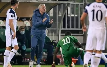 Треньорът на "Тотнъм" Жозе Моуриньо подканва възпитаниците си да не спират натиска върху "Лудогорец".