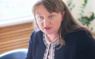  "Не се водим от тънки политически сметки. Стремим се хората да преминат възможно най-щадящо през кризата", каза в неделя социалният министър Деница Сачева.