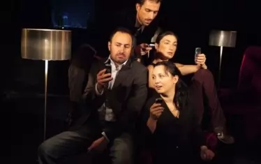 "Малка пиеса за детска стая" с участието на Снежина Петрова, Стефан Вълдобрев, Радена Вълканова и Вежен Велчовски продължава да се играе на сцената на Театър 199 и днес. 