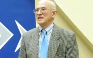 Пет истории на Тино Лазаров