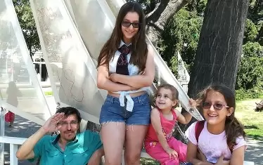 Не му е лесно на татко Ивайло с толкова много жени...