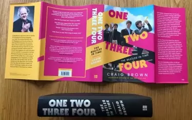 Трагикомичната „взривена биография“ на Крейг Браун изследва щетите, които славата нанася върху четирите момчета от Ливърпул.