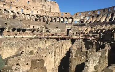  Интериорът на Колизеума с хипогеума. 
