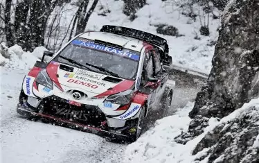 Себастиан Ожие кара по заснеженото трасе на рали "Монца" малко преди да спечели състезанието, а с това и световния рали шампионат за 2020 г.