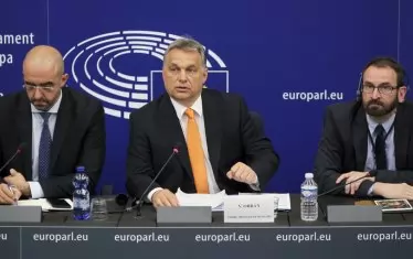Скандалът с гей оргията разкри медийния контрол на Орбан