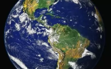 Още през VII в. пр. Хр. Талес от Милет изказва теорията, че Земята е кръгла.