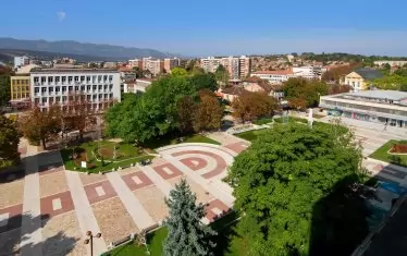 Мездра опази китните си покриви от 5G попълзновенията.