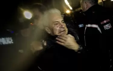 Изтрещяване 
Волен Сидеров нахлува и беснее в НАТФИЗ, защото студент от Академията го бил бил ударил. Същия ден е минал първият тур на местните избори, на които "Атака“ се представи изключително слабо. 