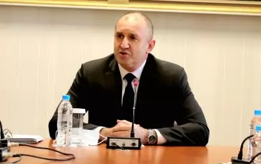  Президентът Румен Радев също се оказа сред атакуващите правителството.