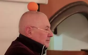 Извън останалото Павловски е доста артистична натура.