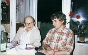 Михаил Гефтер със своя ученик.