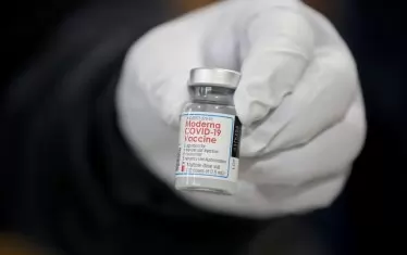  Ваксината на Модерна също има ефикасност над 90%. 