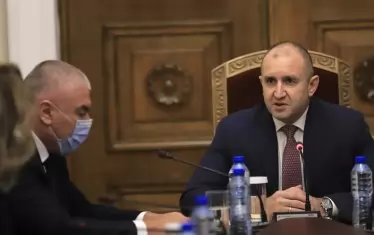 Разговорът с Марешки се превърна в откровено заяждане с държавния глава.