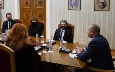  Румен Радев и представителите на "Има такъв народ"