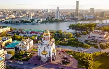  Екатеринбург е на границата между Европа и Азия.