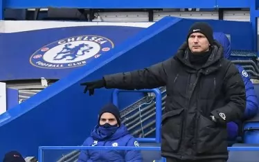  Франк Лампард по време на последния си мач като мениджър на "Челси" - неделното домакинство срещу "Лутън" (3:1) в 1/16-финал за ФА Къп.